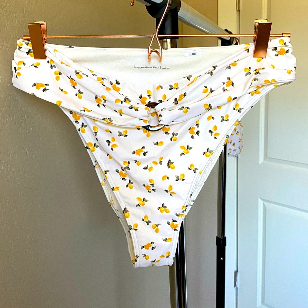 A&F 🍋 Lemon Print O-ring bikini bottom